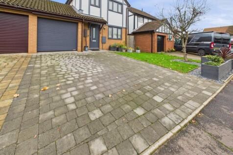 Driveway &amp; Front Entrance