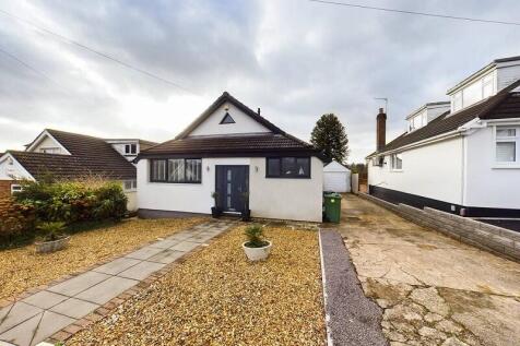 Driveway &amp; Front Entrance