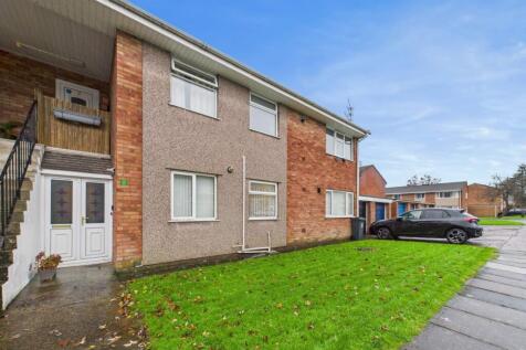Front Garden &amp; Entrance
