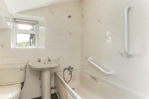 No 3. Bathroom 2.jpg