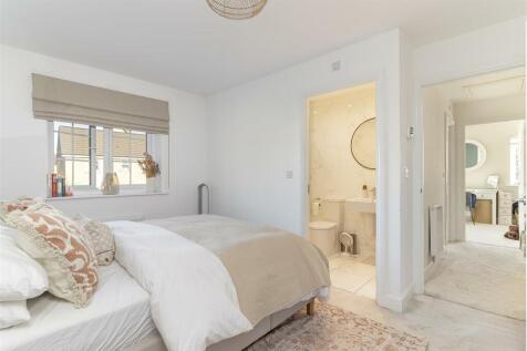 Master Bedroom - B.jpg
