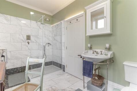 Master Bedroom Ensuite - B.jpg