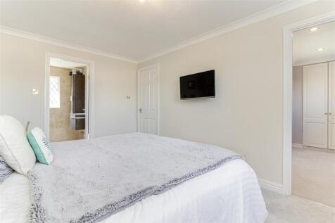 Master Bedroom - B-Edit.jpg