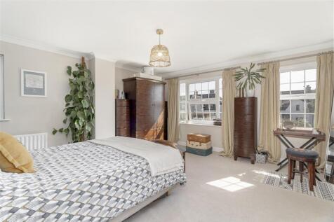 Master Bedroom - A.jpg