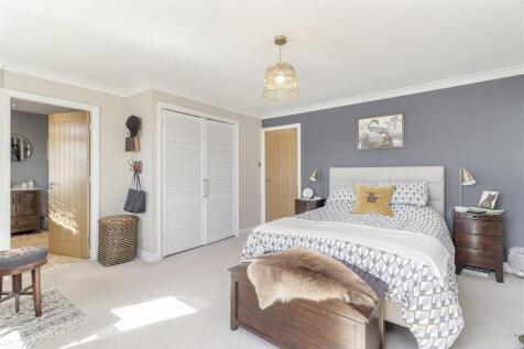 Master Bedroom - C.jpg