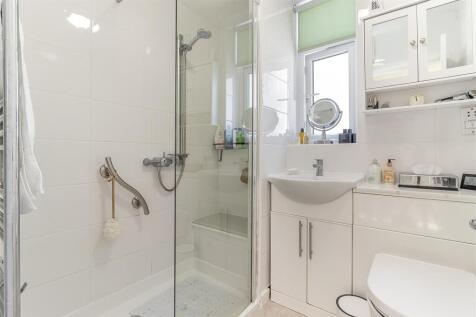 Shower Room.jpg