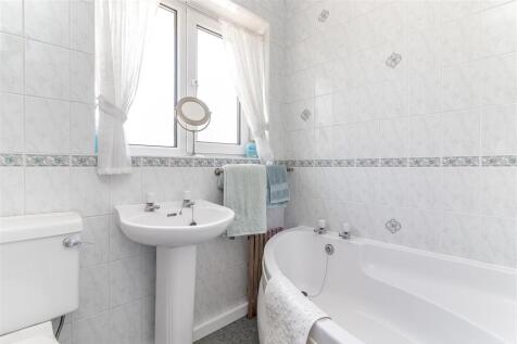 Bathroom.jpg