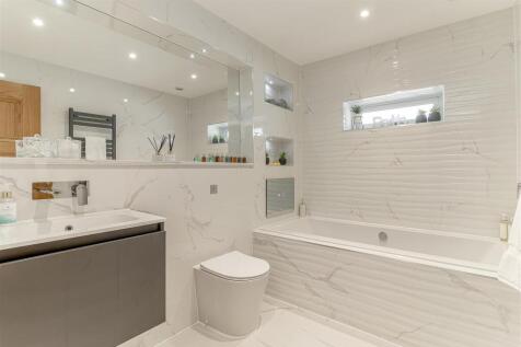 Bathroom.jpg