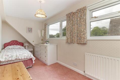 Bedroom 4.jpg