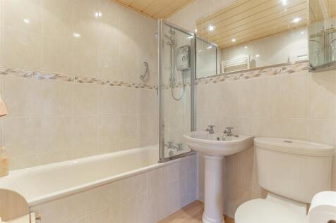 Bathroom.jpg