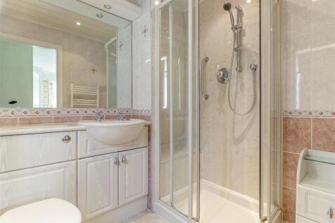 Master Bedroom Ensuite.jpg