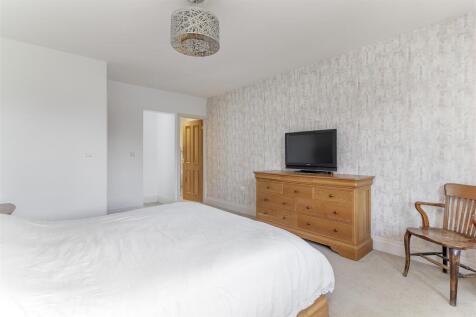 Master Bedroom - B.jpg