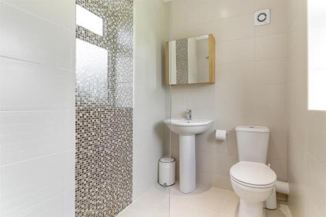 Master Bedroom Ensuite.jpg