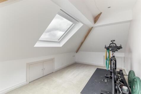 Bedroom 4.jpg