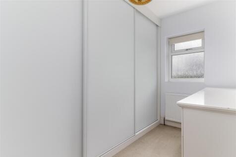 Bedroom 5.jpg
