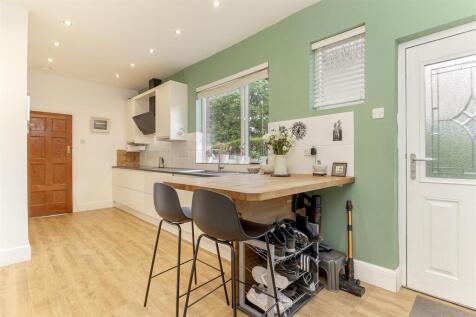 Kitchen - C.jpg