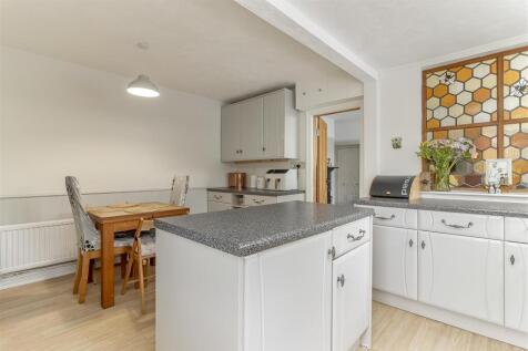 Dining Kitchen - F.jpg