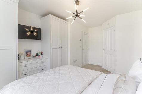 Master Bedroom - B.jpg