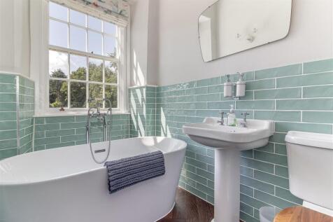 Bathroom.jpg