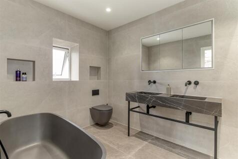 Master Bedroom Ensuite - A.jpg