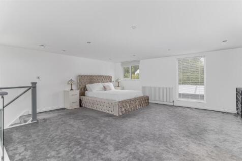 Master Bedroom - C.jpg