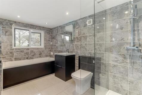 Master Bedroom Ensuite.jpg