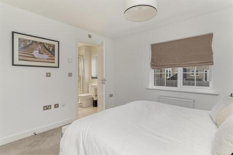 Master Bedroom - B.jpg