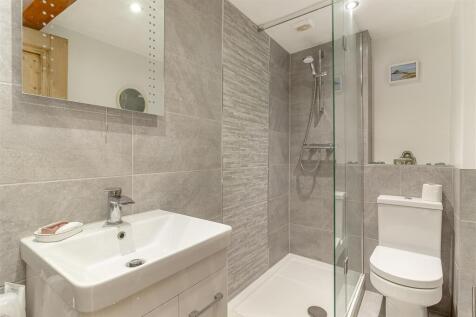 Shower Room.jpg