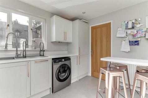 Kitchen - C.jpg