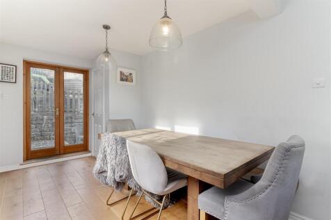Dining Room - B.jpg
