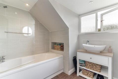 Bathroom.jpg