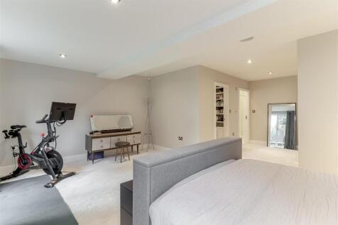 Master Bedroom - C.jpg