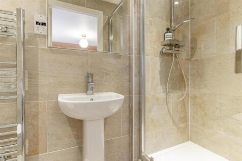 Master Bedroom Ensuite - A.jpg