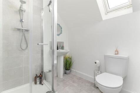 Master Bedroom Ensuite.jpg