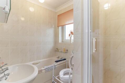 Bathroom.jpg