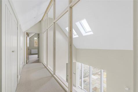 Vaulted Landing