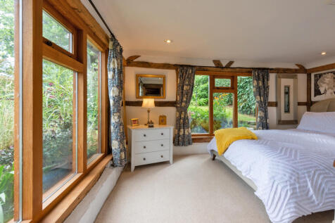 Reception/ Bed 4