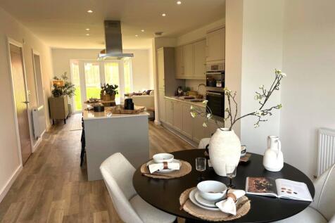 Kitchen &amp; Dinnning