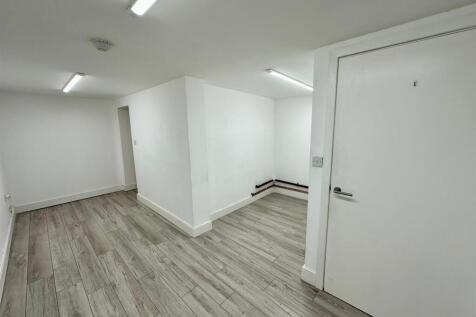 WhatsApp Image 2025-10-28 at 22.15.31_abaafb47.jpg