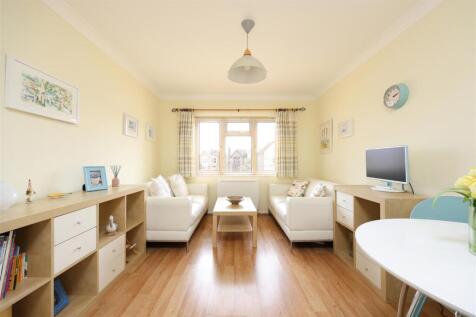 6 Colston Court 8.JPG