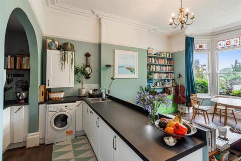 Flat 1, 46 Archfield Road8.JPG