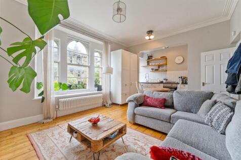 15 Elemgrove Road10.JPG