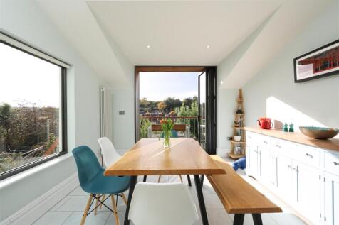 44 Logan Road 11.JPG