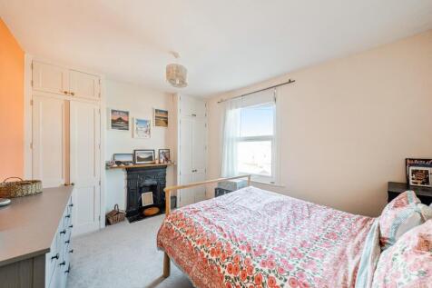 23 Greville Street94.jpg