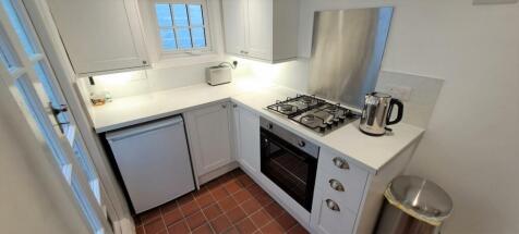 Kitchen .jpg