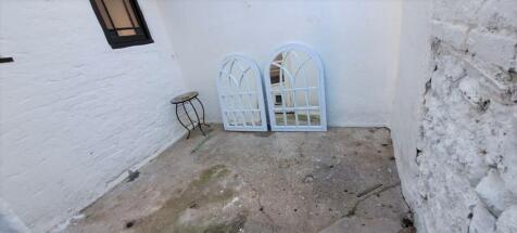 Patio 5.jpg