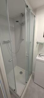 Shower Room .jpg