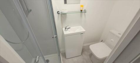 Shower room shot 4.jpg