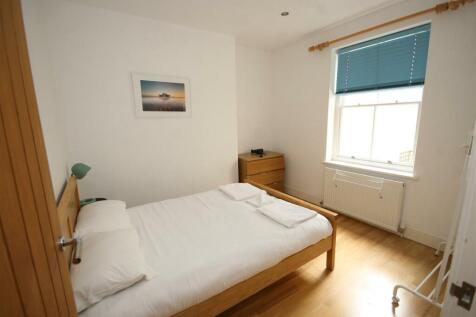 bedroom.JPG