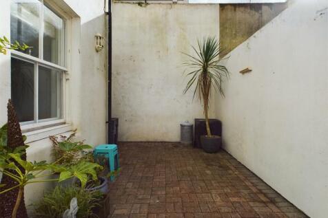 CAM01968G0-PR0153-STILL029.jpg